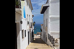 Vue du port depuis les remparts du Chateau Santa Barbara