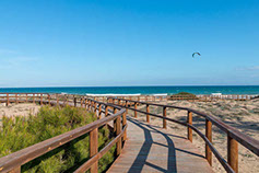 Vue du port depuis les remparts du Chateau Santa Barbara